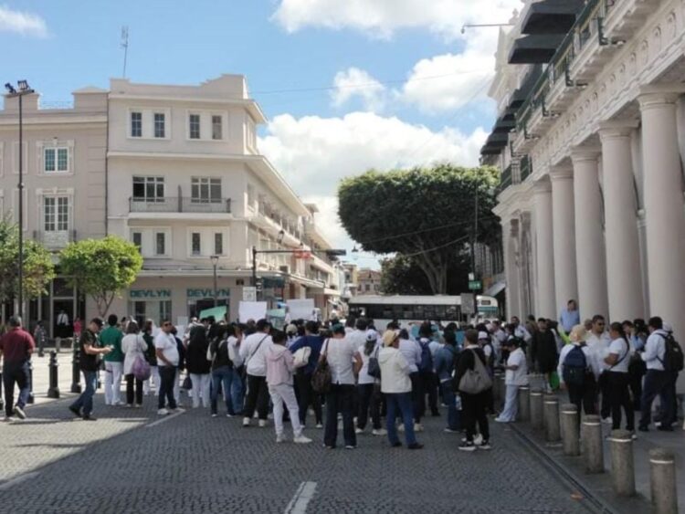 Médicos de Veracruz marchan por falta de medicamentos e insumos médicos