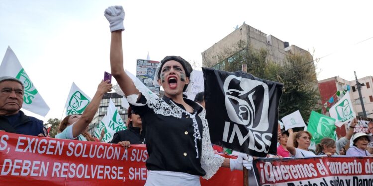 Trabajadores sindicalizados del IMSS regresan a las calles
