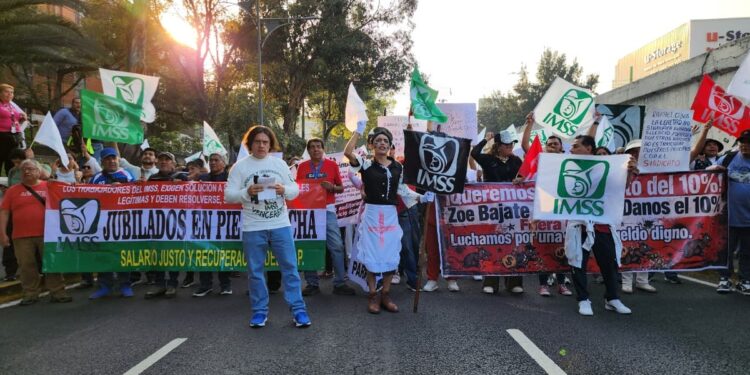 Trabajadores sindicalizados del IMSS regresan a las calles