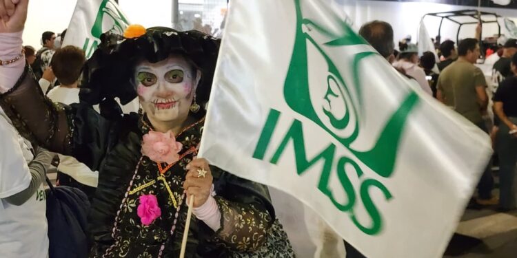 Trabajadores sindicalizados del IMSS regresan a las calles