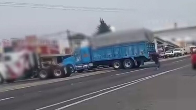 Afectaciones en carreteras de México por bloqueos y movilizaciones de transportistas