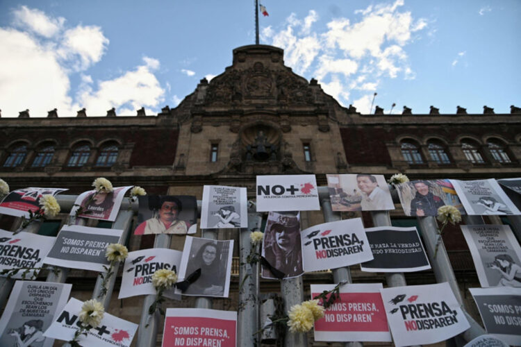 México, la persecución a quienes vigilan al poder