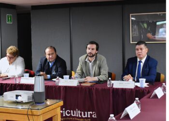Representantes de México y Centroamérica, en reunión para combatir el gusano barrenador.