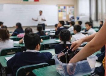 Restricción de celulares en las escuelas. Foto RRSS