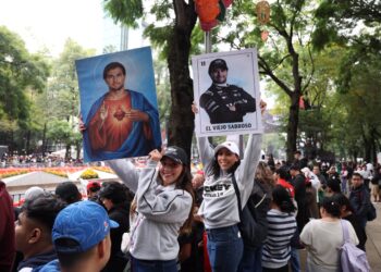 Checo Pérez celebra en Paseo de la Reforma su regreso a la CDMX