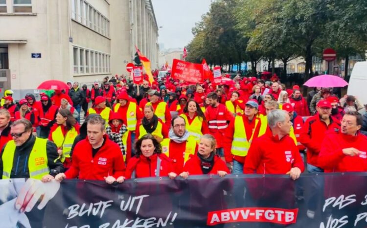 Las manifestaciones convocadas por sindicatos en Bruselas derivaron en fuertes enfrentamientos contra la policía belga. X syndicatFGTB