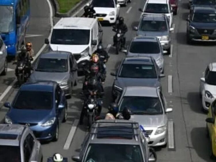 Tráfico por bloqueos de transportistas. Foto Especial