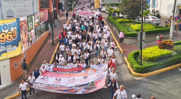 Trabajadores del IMSS exigen incremento salarial y restitución del régimen de jubilaciones