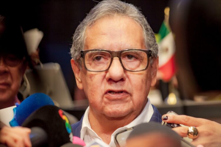 Higinio Martínez niega acuerdo para dar acceso a senadores al Salón de Protocolo del AICM. AMEXI/Foto: Corresponsal