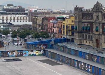 Vallas metálicas en el Zócalo