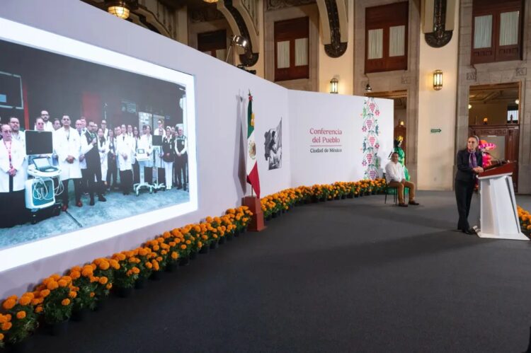El director del IMSS, Zoé Robledo, entregó 47 equipos médicos especializados destinado a 39 hospitales de distintas entidades del país.