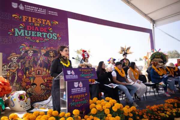 Al dar el banderazo de salida de venta de flores de cempasúchil en Xochimilco, Brugada Molina explicó que en las festividades también participarán las 16 alcaldías y empresarios locales.