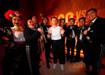 Canelo Álvarez buscará recuperar el campeonato supermediano del CMB en la función “México contra el mundo”