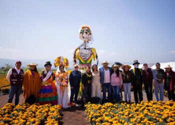 En el Día de Muertos la CDMX busca romper récord Guinness con la Catrina más alta