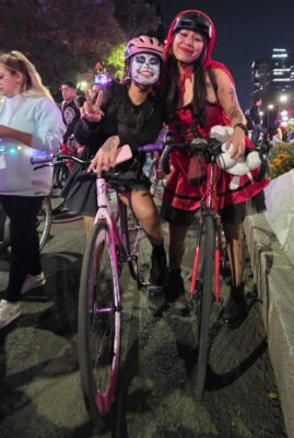Concurso de disfraces y 26 km de rodada: el Paseo Nocturno de Muévete en Bici. AMEXI/Foto: Muevéte en Bici CDMX en Facebook
