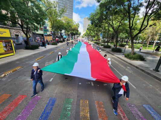 La UNTyPP también denunció las deplorables condiciones en que laboran los técnicos y profesionistas de PEMEX, sobre todo en las plataformas marítimas. AMEXI/FOTO/ Florentino López, reportero.