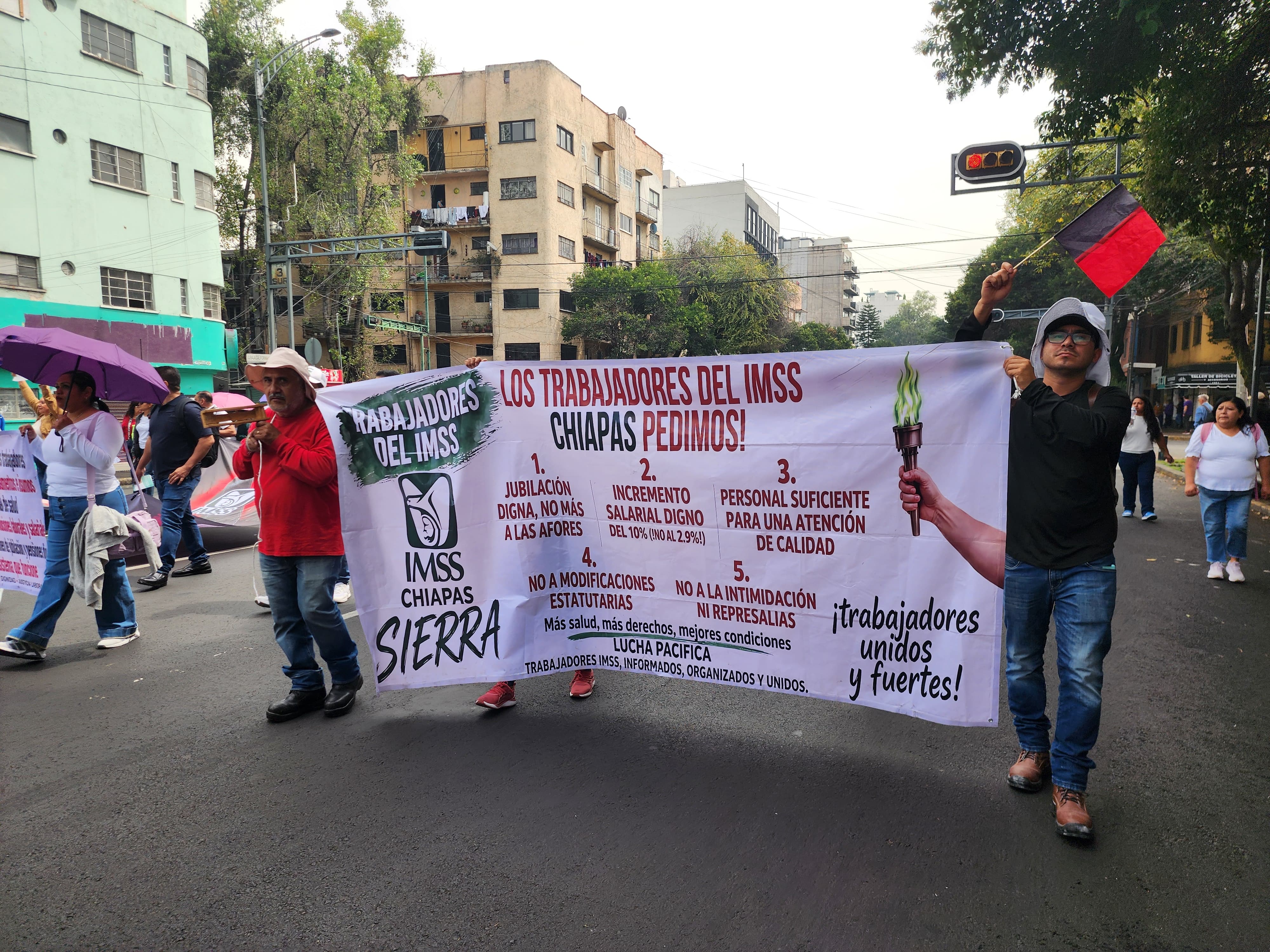 Las protestas de los trabajadores del IMSS se extiende a otros estados del país como en Chiapas, Guerrero y Estado de México, entre otros