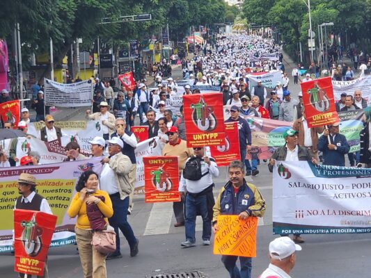 Los jubilados de PEMEX y CFE destacaron las afectaciones de la reforma del 27 Constitucional, en la reducción de pensiones. AMEXI/ FOTO/ Florentino López, reportero