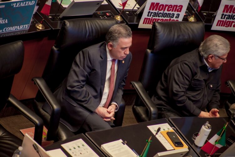 El senador Enrique Inzunza defiende honestidad y rendición de cuentas en su segundo informe legislativo. AMEXI/FOTO/ Ivone Cárdenas, reportera