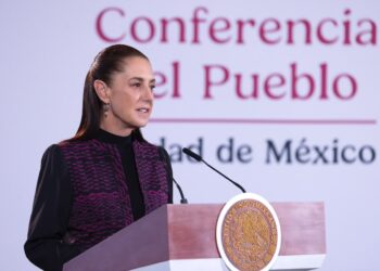 Sheinbaum apoya acción de FGR contra exfiscal de Chihuahua