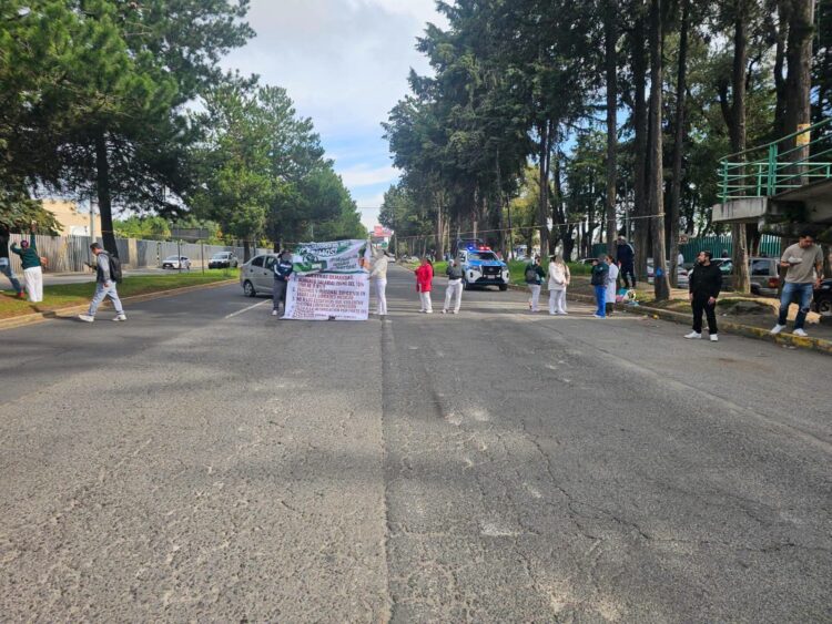 Continúan movilizaciones de trabajadores del IMSS